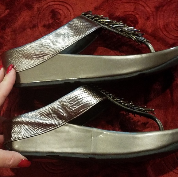 Fitflops ~ Pewter & Multi-Color Bead Sandals - Picture 7 of 7